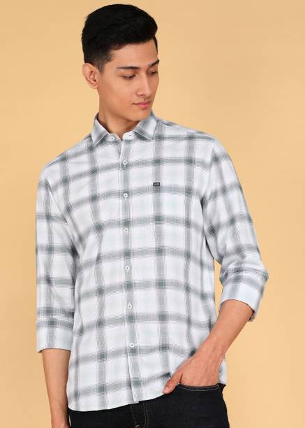 Men Slim Fit Checkered Cut Away Collar Casual Shirt