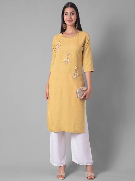 Women Self Design Cotton Blend Straight Kurta