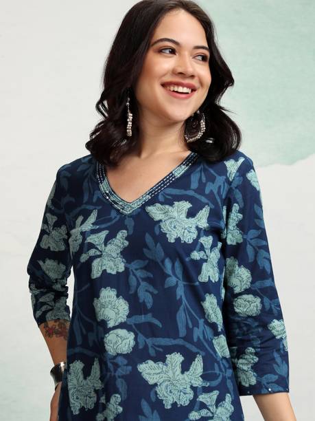Women Printed Cotton Blend Straight Kurta