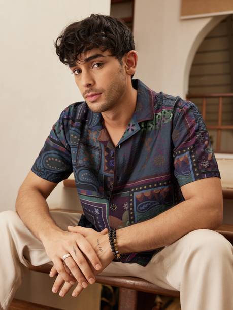 Men Regular Fit Graphic Print Button Down Collar Casual Shirt