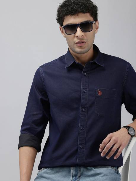 Men Slim Fit Solid Cut Away Collar Casual Shirt