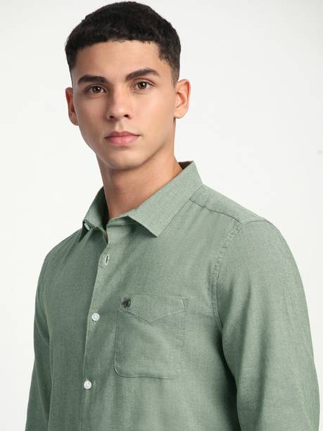 Men Slim Fit Solid Spread Collar Casual Shirt