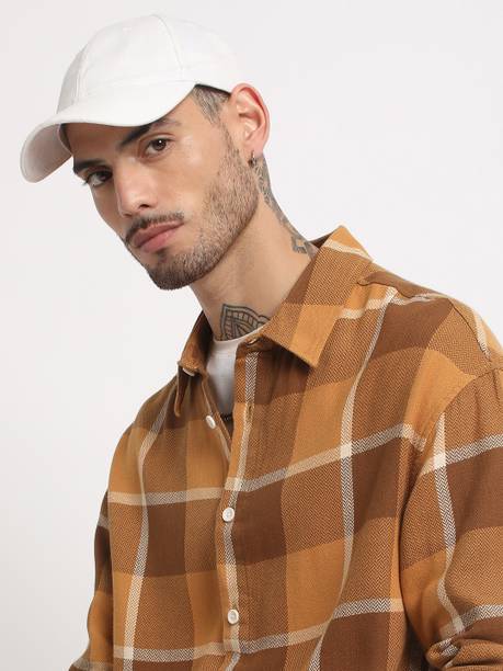 Men Regular Fit Checkered Spread Collar Casual Shirt