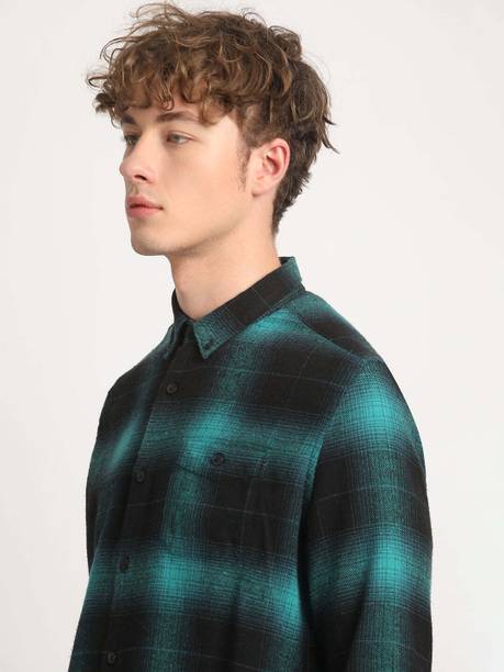 Men Slim Fit Checkered Button Down Collar Casual Shirt