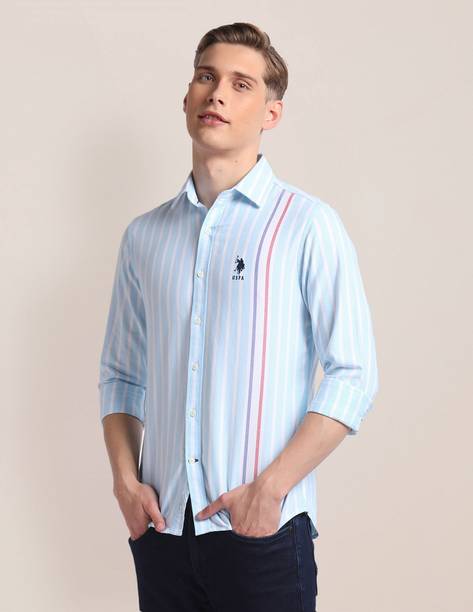 Men Regular Fit Striped Spread Collar Casual Shirt