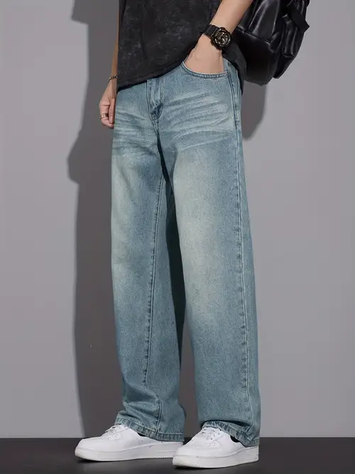 Men’s Light Wash Blue Relaxed-Fit Straight-Leg Jeans - Mid-Rise Vintage